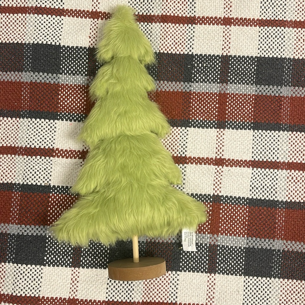 Grinch tree 21” tall Christmas tree nwot
